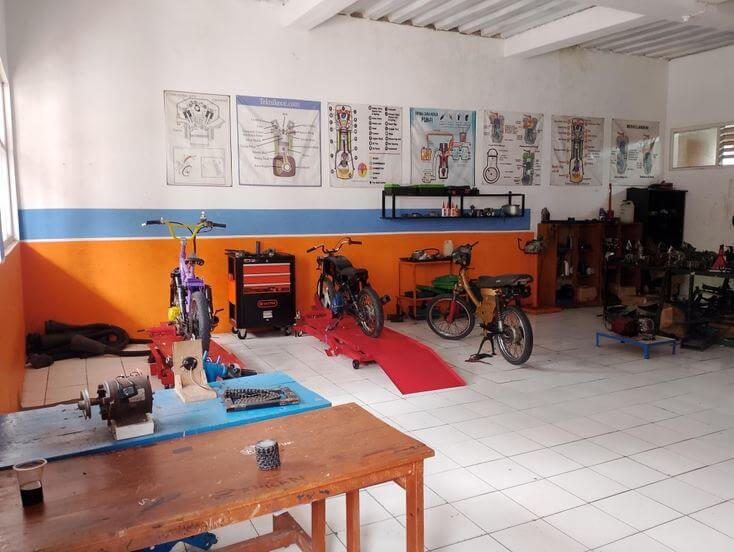 Bengkel Otomotif